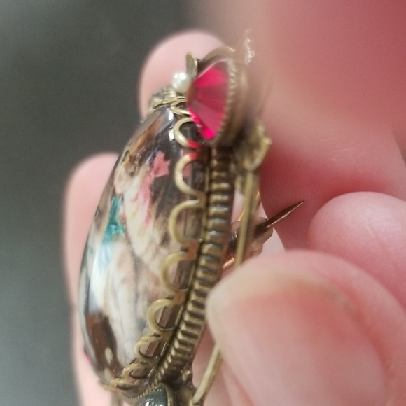 SWEET ROMANCE Vintage Cat Brooch with Red, Blue, and Gold Accents - Picture 5 of 5